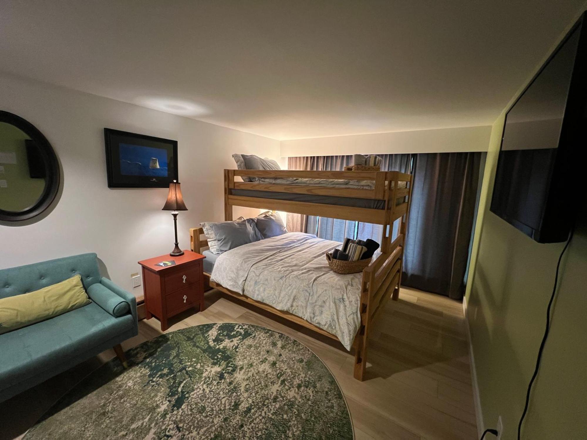 好丘。Hacho House Bed & Breakfast Yellowknife Luaran gambar